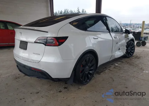 2022 Tesla Model Y Performance Dual Motor All-Wheel Drive z USA, uszkodzony, nr VIN 7SAYGDEF8NF462255